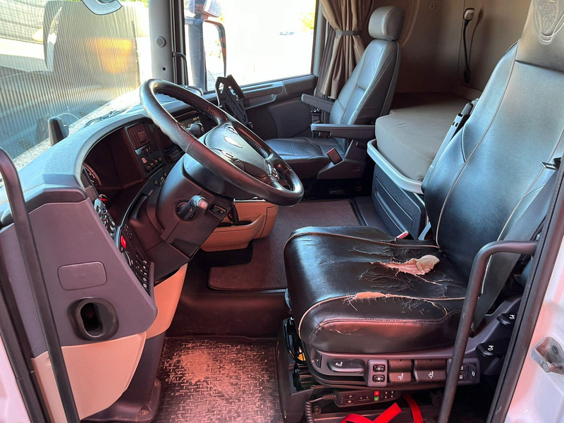 Box truck Scania R520 6x2 ADR AT / RETARDER / BOX L=6937 mm: picture 20