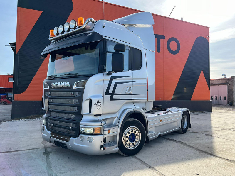 Scania R 560 4x2 CUSTOM INTERIOR - Tractor unit: picture 2 Scania R 560 4x2 CUSTOM INTERIOR - Tractor unit: picture 2