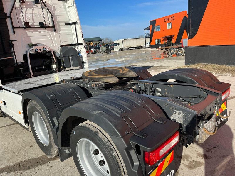 Tractor unit Volvo FH 500 6x2 GLOBE XL / RETARDER / DOUBLE BOGIE: picture 13