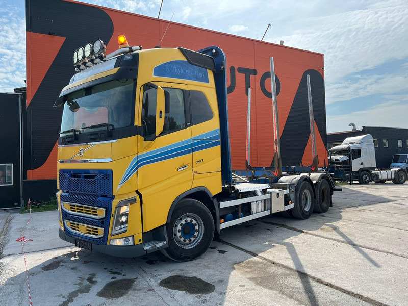 Volvo FH 16 750 6x4 HYDRAULICS / CHASSIS L=8184 mm - Timber truck, Crane truck: picture 2 Volvo FH 16 750 6x4 HYDRAULICS / CHASSIS L=8184 mm - Timber truck, Crane truck: picture 2