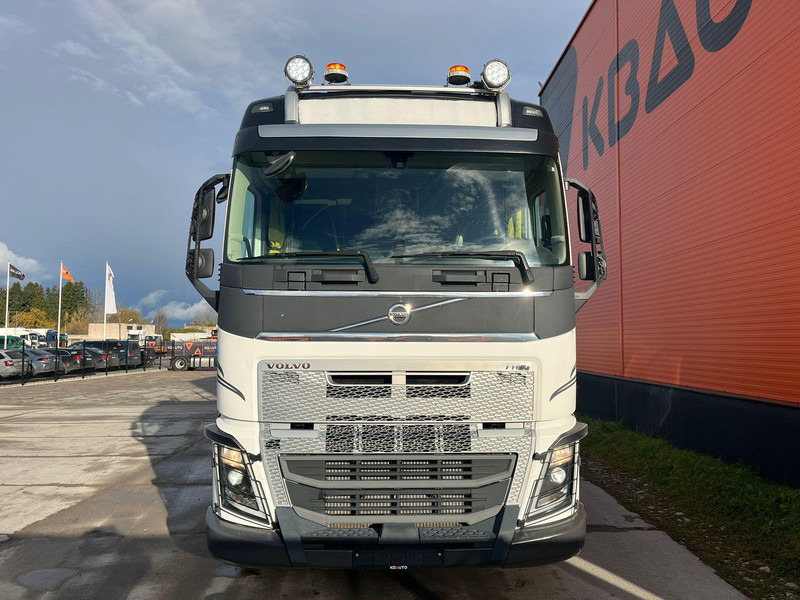 Volvo FH 16 750 8x4*4 CHASSIS L=7113 mm - Timber truck, Crane truck: picture 3 Volvo FH 16 750 8x4*4 CHASSIS L=7113 mm - Timber truck, Crane truck: picture 3