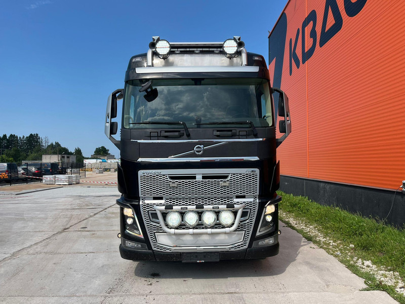 Volvo FH 16 750 8x4 HMF2620K-5 / WINCH / PLATFORM L=7100 mm - Autotransporter truck: picture 3 Volvo FH 16 750 8x4 HMF2620K-5 / WINCH / PLATFORM L=7100 mm - Autotransporter truck: picture 3