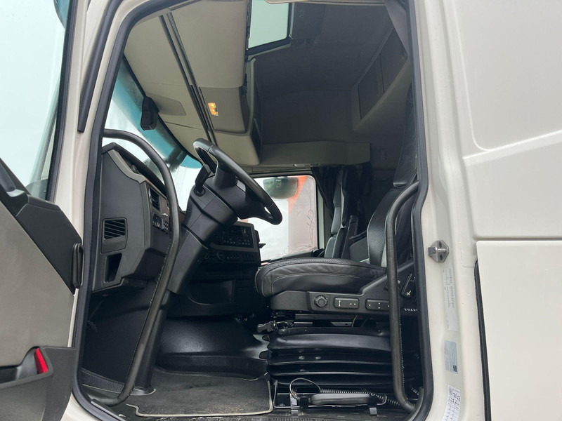 Cab chassis truck Volvo FH 540 8x4*4 CHASSIS L=7137 mm: picture 19 Cab chassis truck Volvo FH 540 8x4*4 CHASSIS L=7137 mm: picture 19