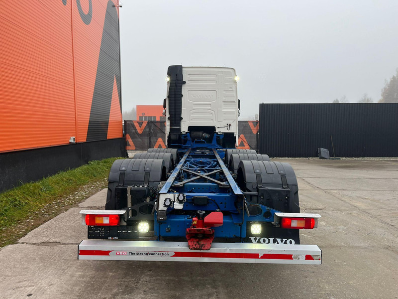 Cab chassis truck Volvo FH 540 8x4*4 CHASSIS L=7137 mm: picture 7 Cab chassis truck Volvo FH 540 8x4*4 CHASSIS L=7137 mm: picture 7