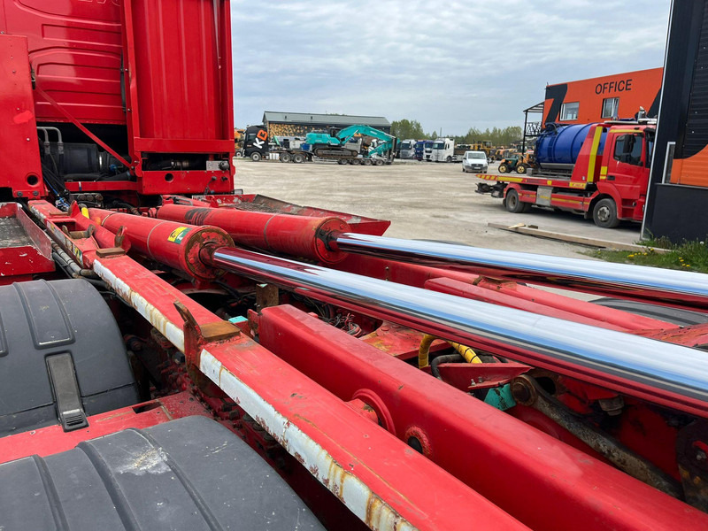 Hook lift truck Volvo FH 540 8x4*4 JOAB L24 ton / L=5950 mm / UNDERBODY SCRAPER / RETARDER: picture 10