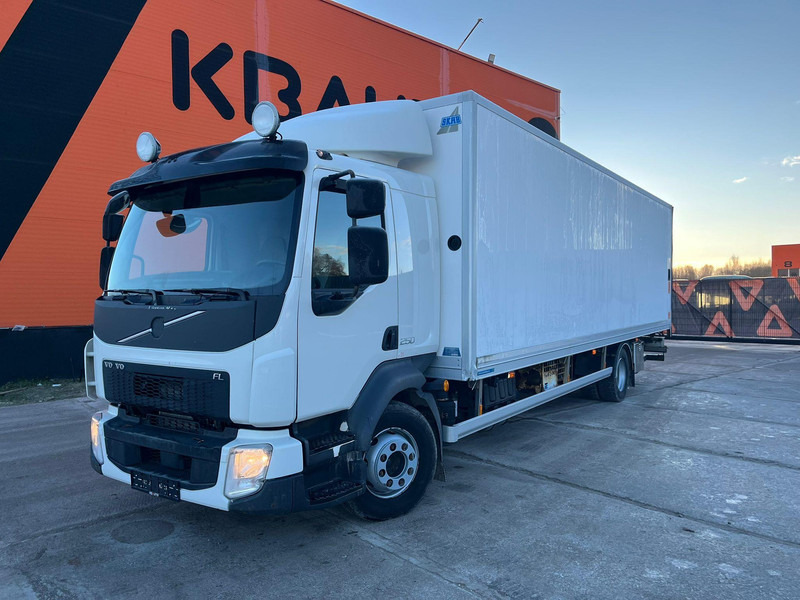 Volvo FL 250 4x2 THERMOKING R452A / BOX L=8175 mm - Refrigerator truck: picture 2 Volvo FL 250 4x2 THERMOKING R452A / BOX L=8175 mm - Refrigerator truck: picture 2