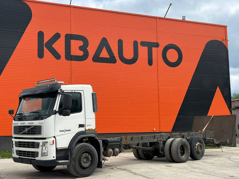 Volvo FM 9 300 6x2 CHASSIS L=8779 mm - Cab chassis truck: picture 1 Volvo FM 9 300 6x2 CHASSIS L=8779 mm - Cab chassis truck: picture 1