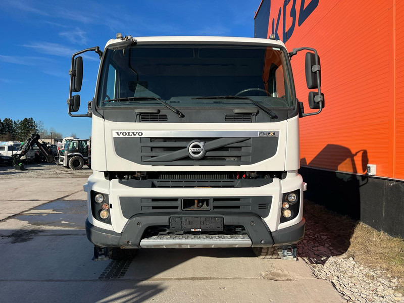 Volvo FMX 420 6x6 KART 7 m3 / MANUAL / FULL STEEL / DRUM BRAKES / BIG AXLES - Concrete mixer truck: picture 2 Volvo FMX 420 6x6 KART 7 m3 / MANUAL / FULL STEEL / DRUM BRAKES / BIG AXLES - Concrete mixer truck: picture 2