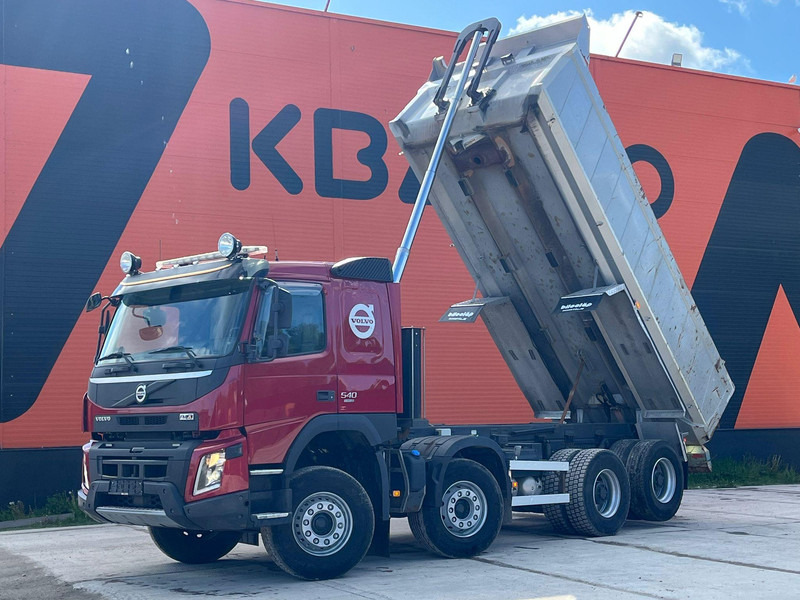 Volvo FMX 540 8x4 RETARDER / TANDEM AXLE LIFT / BIG AXLES - Tipper: picture 2 Volvo FMX 540 8x4 RETARDER / TANDEM AXLE LIFT / BIG AXLES - Tipper: picture 2