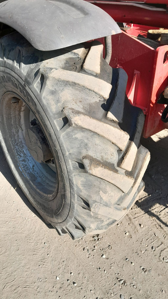 Telescopic wheel loader MANITOU MT 1235S: picture 6