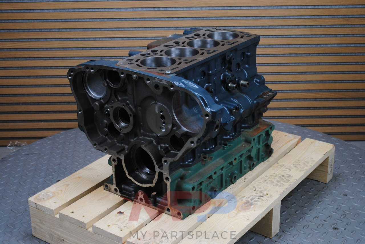 Kubota Blok Kubota V3307 & V3307-T - Engine: picture 1 Kubota Blok Kubota V3307 & V3307-T - Engine: picture 1