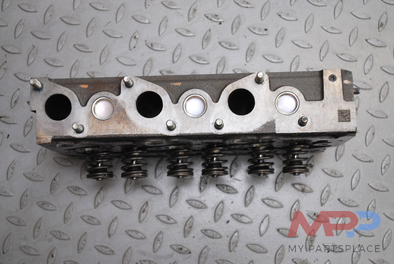 Kubota Cilinderkop Kubota D905 - D1005 - D1105 - Cylinder head for Construction machinery: picture 3 Kubota Cilinderkop Kubota D905 - D1005 - D1105 - Cylinder head for Construction machinery: picture 3