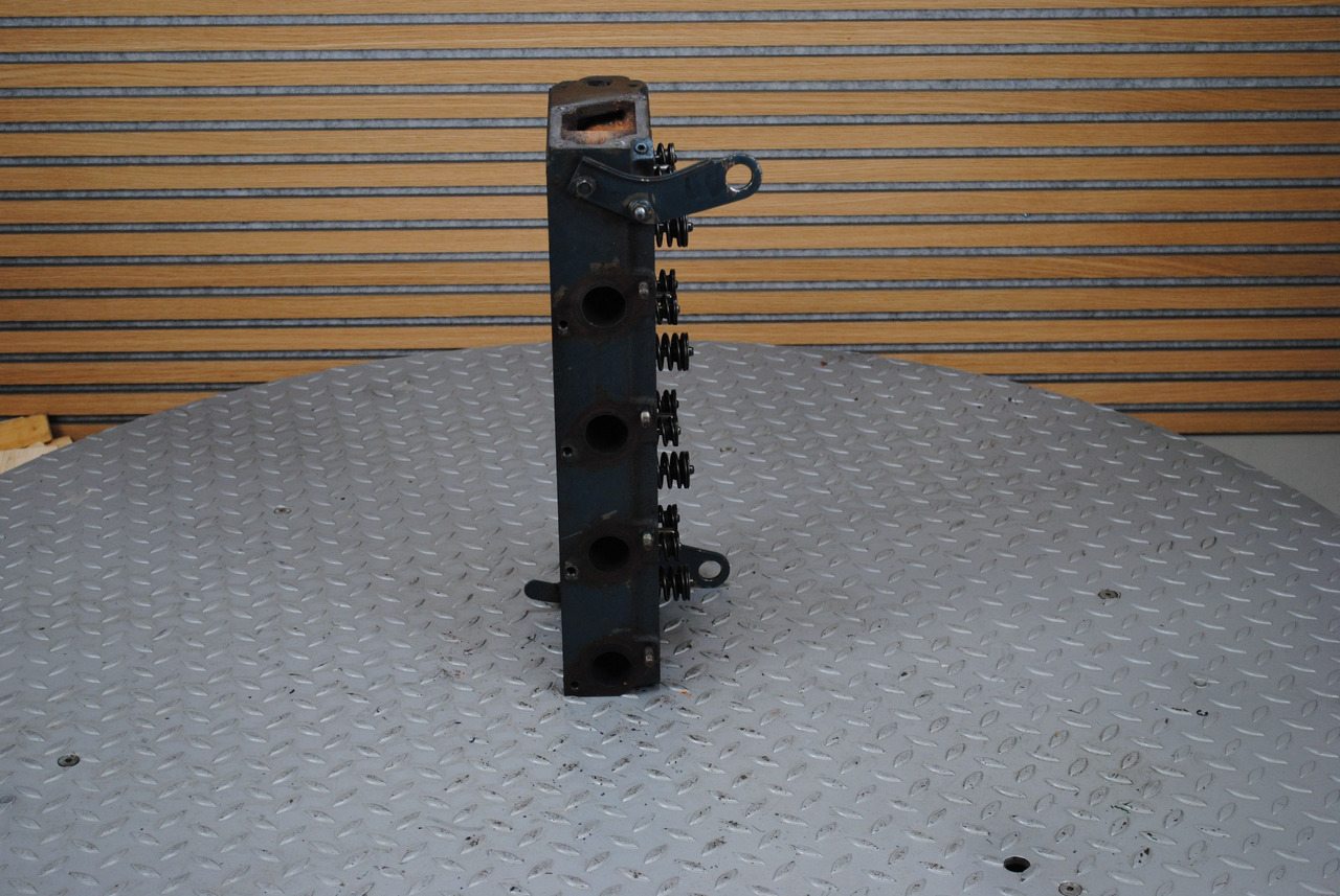 Kubota Cilinderkop Kubota V3300 - V3600 - V3800 - Cylinder head for Construction machinery: picture 4 Kubota Cilinderkop Kubota V3300 - V3600 - V3800 - Cylinder head for Construction machinery: picture 4