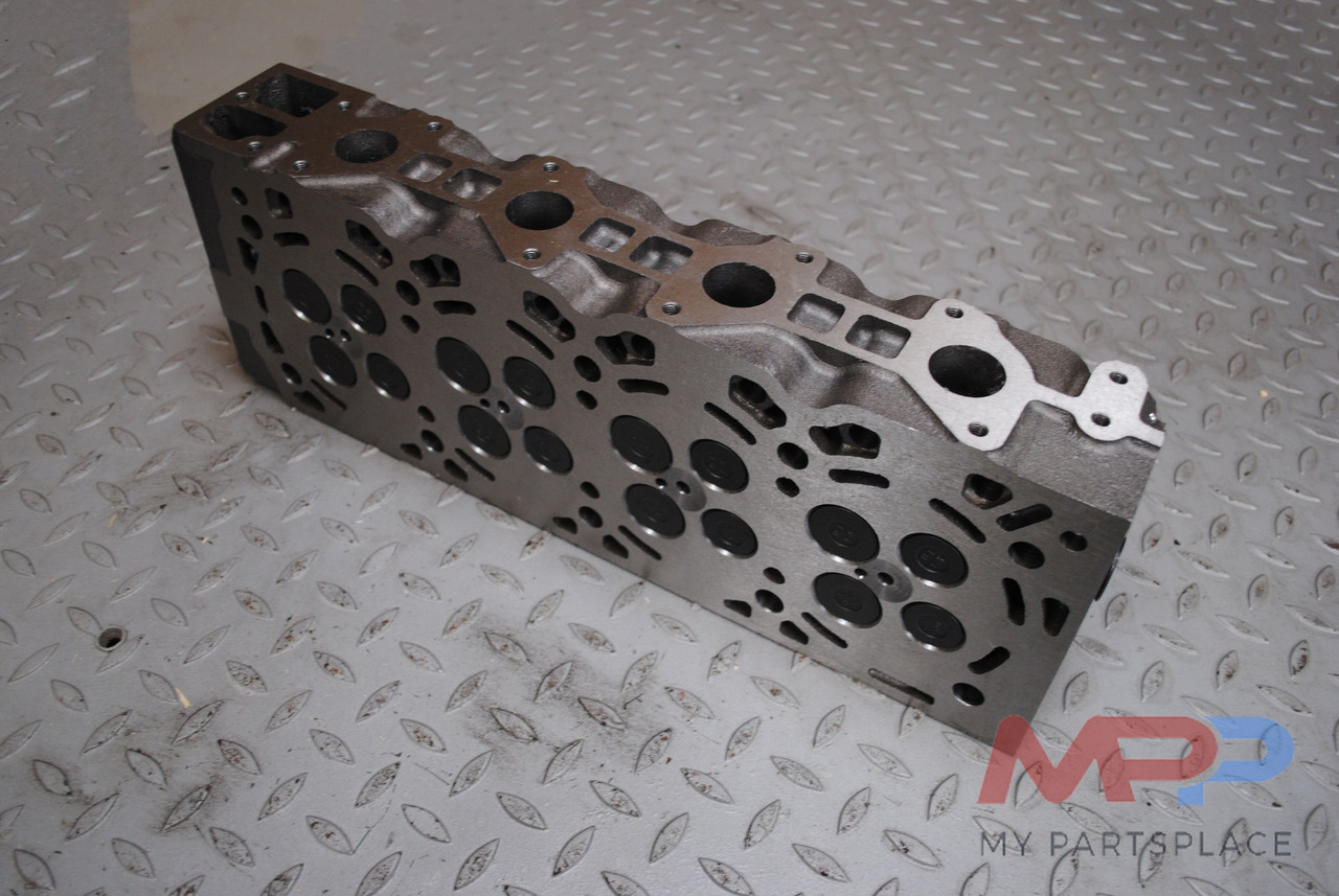 Kubota Cilinderkop Kubota V3307 - Cylinder head for Construction machinery: picture 2 Kubota Cilinderkop Kubota V3307 - Cylinder head for Construction machinery: picture 2