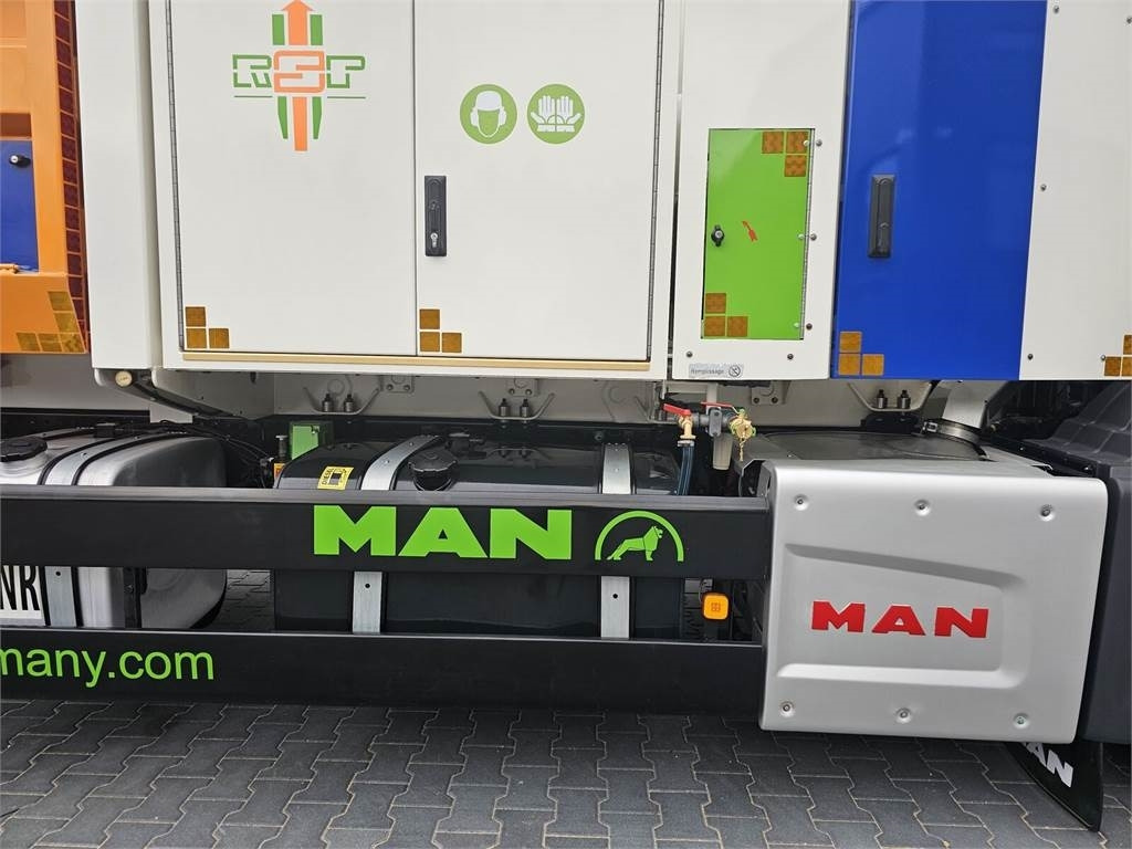 MAN RSP ESE 18/4-KM Saugbagger vacuum cleaner excavato - Vacuum truck: picture 5 MAN RSP ESE 18/4-KM Saugbagger vacuum cleaner excavato - Vacuum truck: picture 5