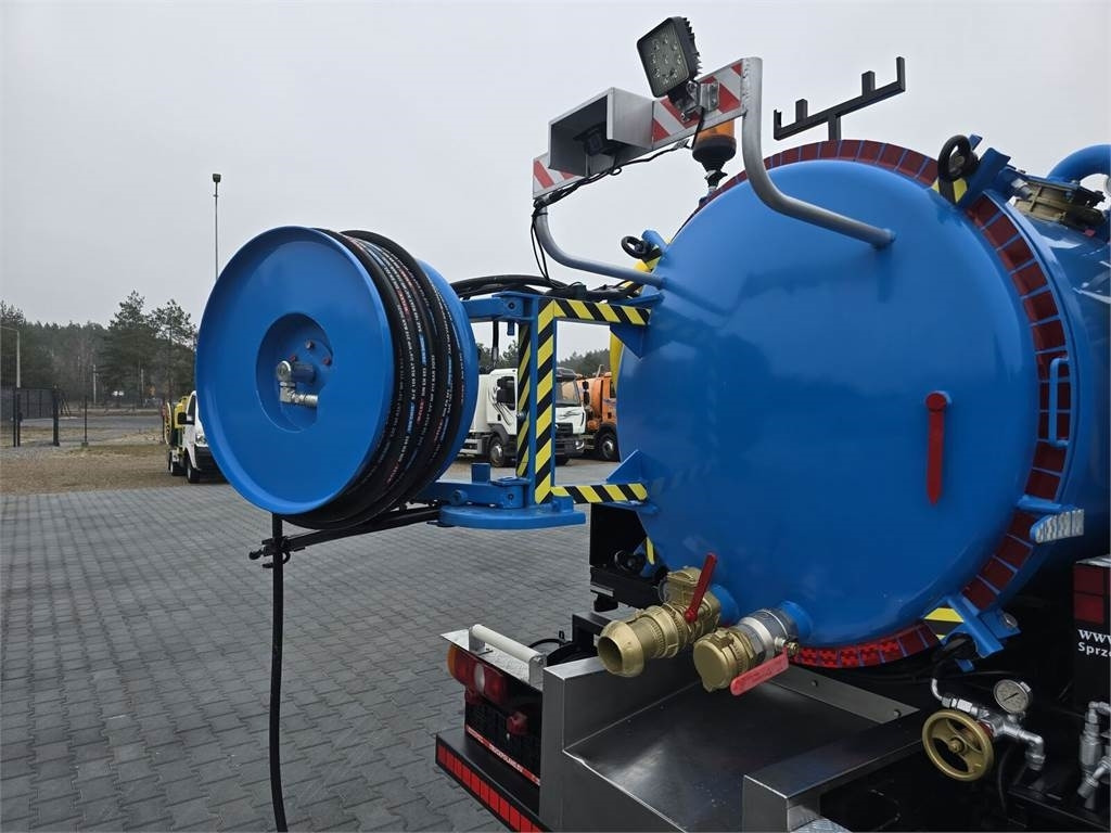 Mitsubishi RIONED COMBI WUKO FOR CLEANING SEWAGE - Vacuum truck: picture 4 Mitsubishi RIONED COMBI WUKO FOR CLEANING SEWAGE - Vacuum truck: picture 4