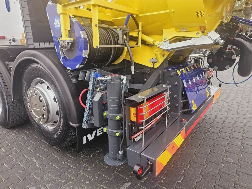 Municipal/ Special vehicle Iveco RAVO WUKO FOR CHANNEL CLEANING druck saug kanal: picture 10