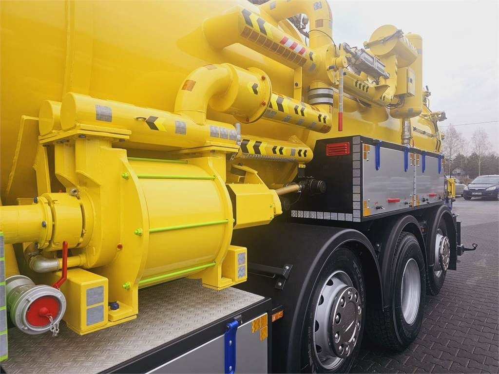 Municipal/ Special vehicle Iveco RAVO WUKO FOR CHANNEL CLEANING druck saug kanal: picture 6