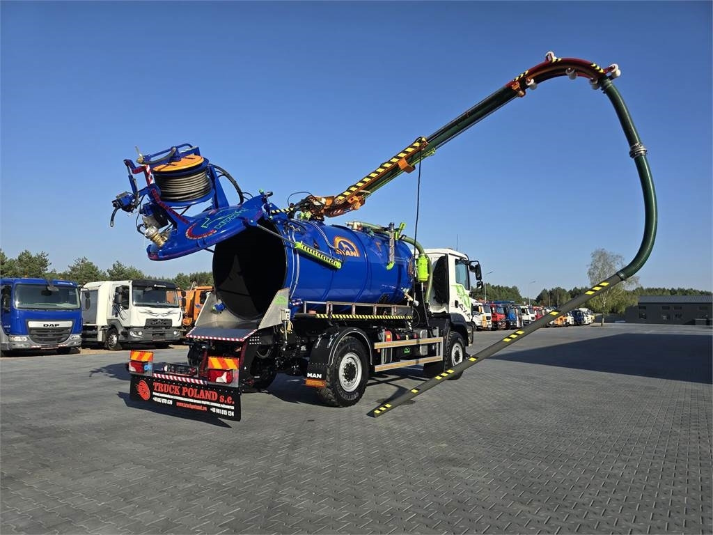 MAN TGM 4x4 GAMON PW8 for collecting liquid waste sepa  - Municipal/ Special vehicle: picture 1 MAN TGM 4x4 GAMON PW8 for collecting liquid waste sepa  - Municipal/ Special vehicle: picture 1
