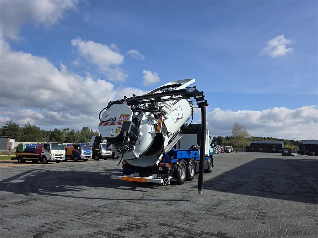 Renault 6x4 WUKO RIVARD RECYTLING for collecting liquid wa - Vacuum truck: picture 1 Renault 6x4 WUKO RIVARD RECYTLING for collecting liquid wa - Vacuum truck: picture 1