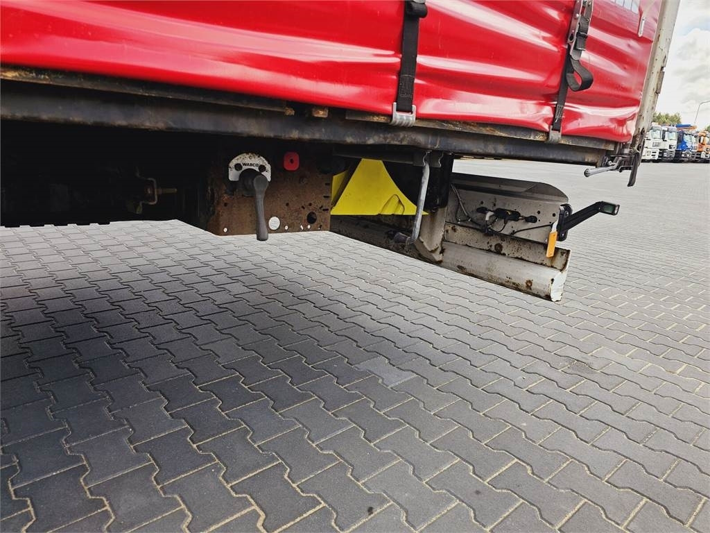 Tractor unit Volvo FH13 XXL EURO 5 2011 + KRONE MEGA RAISE: picture 33 Tractor unit Volvo FH13 XXL EURO 5 2011 + KRONE MEGA RAISE: picture 33