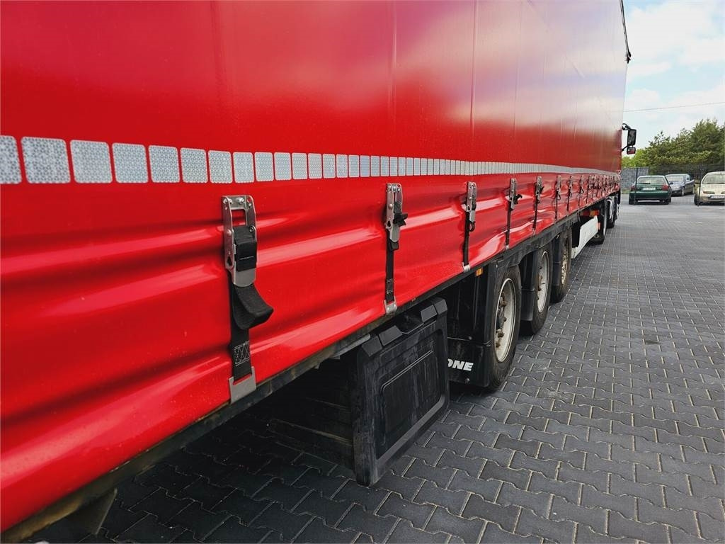 Tractor unit Volvo FH13 XXL EURO 5 2011 + KRONE MEGA RAISE: picture 36 Tractor unit Volvo FH13 XXL EURO 5 2011 + KRONE MEGA RAISE: picture 36