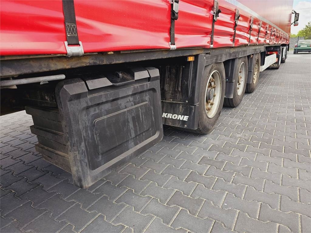 Tractor unit Volvo FH13 XXL EURO 5 2011 + KRONE MEGA RAISE: picture 37 Tractor unit Volvo FH13 XXL EURO 5 2011 + KRONE MEGA RAISE: picture 37