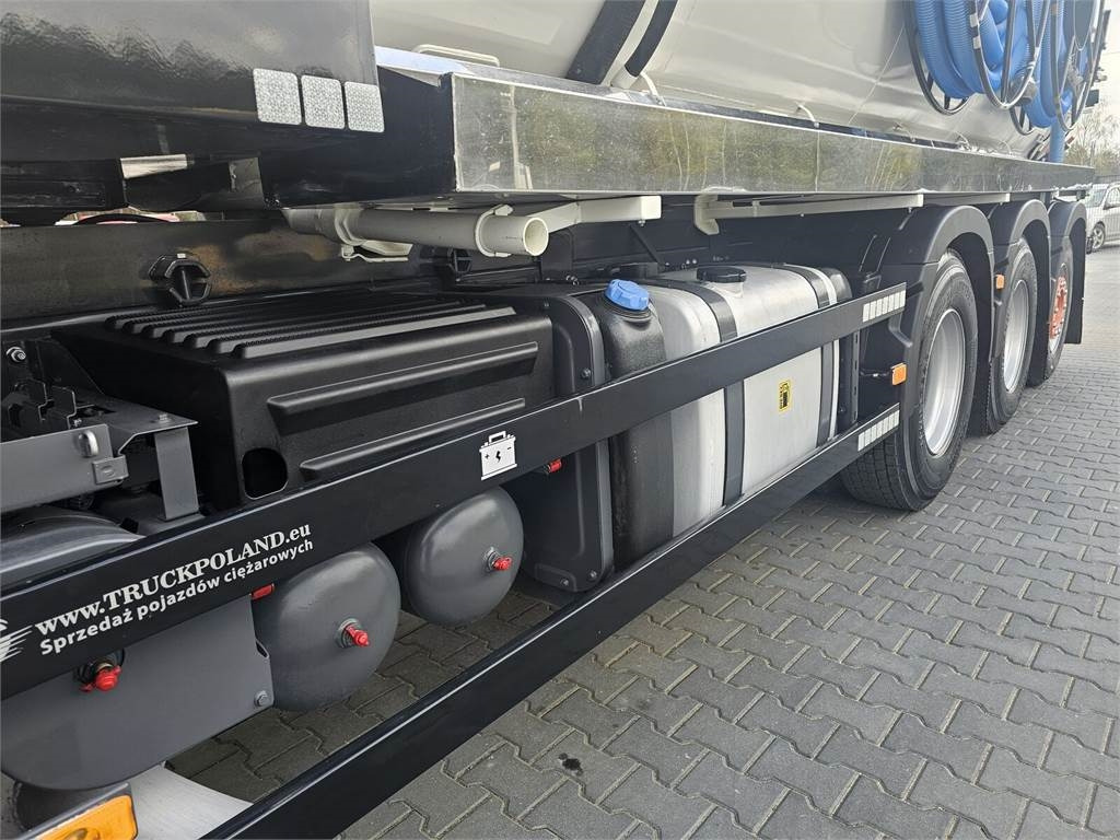 Vacuum truck Volvo WUKO ADR ROLBA FOR CLEANING CHANNELS COMBI: picture 11