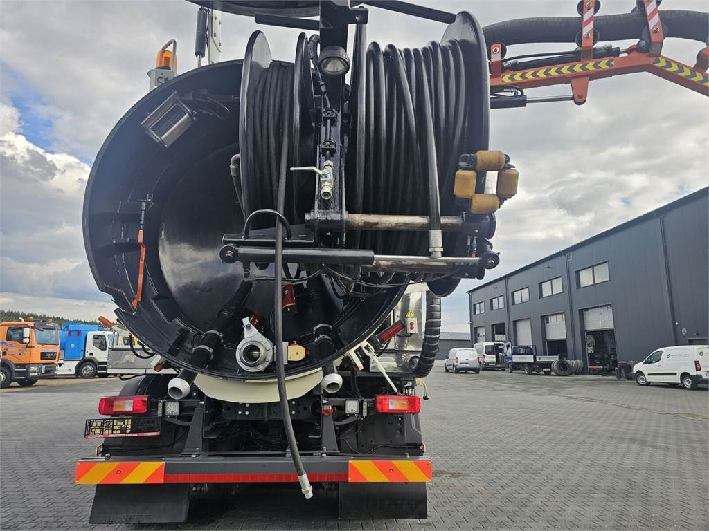 Volvo WUKO ADR ROLBA FOR CLEANING CHANNELS COMBI - Vacuum truck: picture 5 Volvo WUKO ADR ROLBA FOR CLEANING CHANNELS COMBI - Vacuum truck: picture 5
