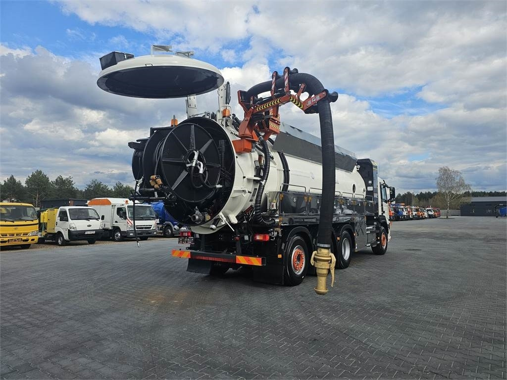 Volvo WUKO ADR ROLBA FOR CLEANING CHANNELS COMBI  - Vacuum truck: picture 1 Volvo WUKO ADR ROLBA FOR CLEANING CHANNELS COMBI  - Vacuum truck: picture 1