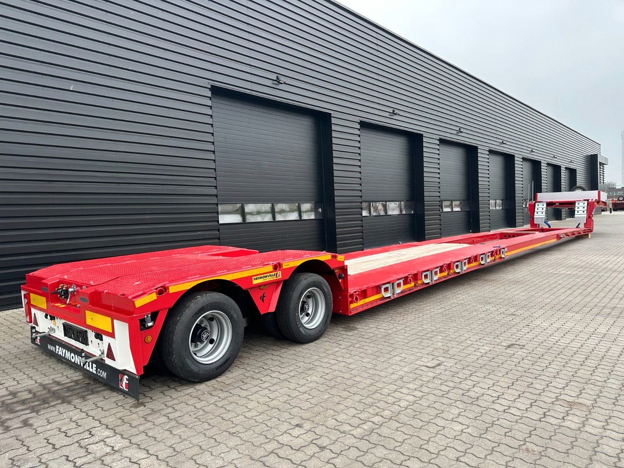 Faymonville 2 achs tiefbett / 2 x ausziehbar / 16.850 mm - Low loader semi-trailer: picture 5 Faymonville 2 achs tiefbett / 2 x ausziehbar / 16.850 mm - Low loader semi-trailer: picture 5