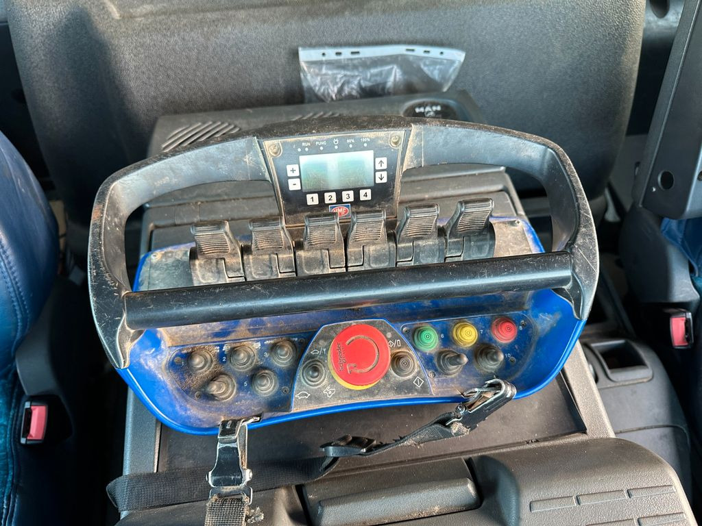 Tipper, Crane truck MAN 35-480 BL 8x4 MAN 35-480 BL 8x4: picture 13