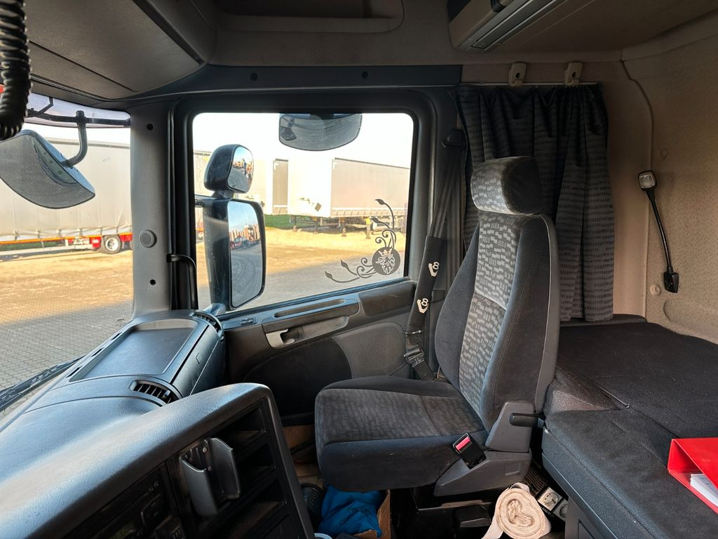 Tractor unit Scania R620 8x4: picture 11