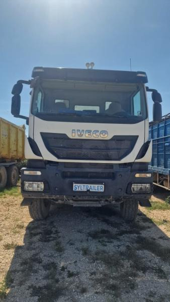 Tipper Iveco Trakker 410: picture 8