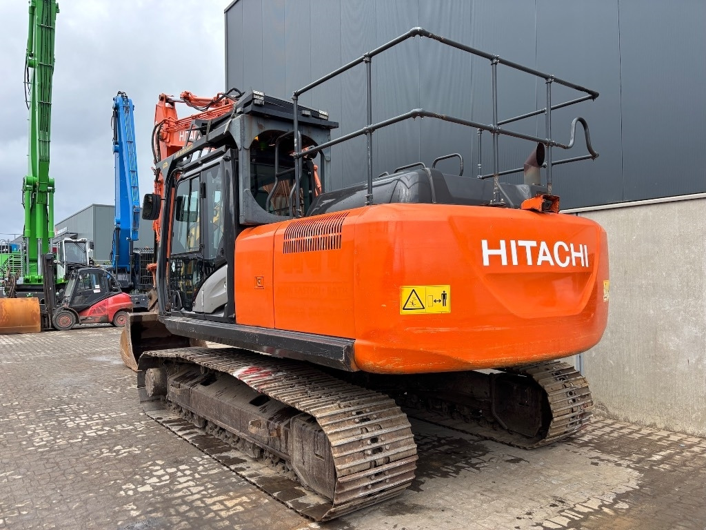 Hitachi ZX 210 LC-6 - Crawler excavator: picture 3 Hitachi ZX 210 LC-6 - Crawler excavator: picture 3