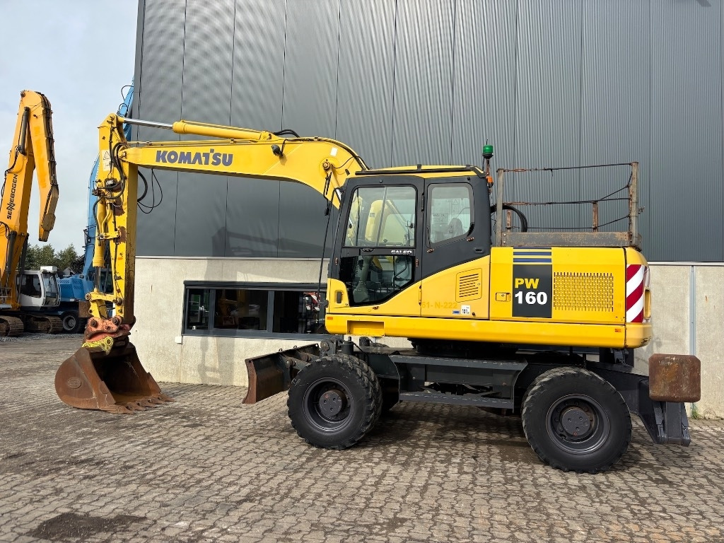 Komatsu PW 160-7 - PW160 - PW 160 - PW 180 - PW 140 - Wheel excavator: picture 3 Komatsu PW 160-7 - PW160 - PW 160 - PW 180 - PW 140 - Wheel excavator: picture 3