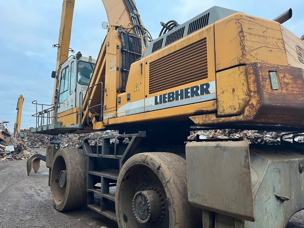 Liebherr A 954 B HD - 944 - Waste/ Industry handler: picture 4 Liebherr A 954 B HD - 944 - Waste/ Industry handler: picture 4
