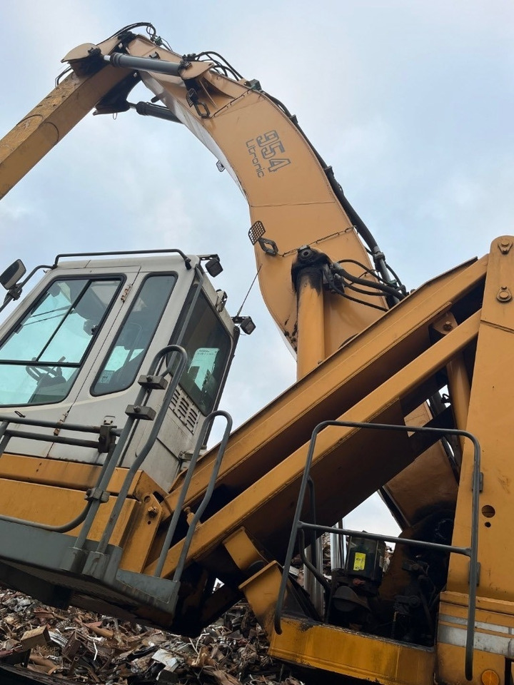Liebherr A 954 B HD - 944 - Waste/ Industry handler: picture 3 Liebherr A 954 B HD - 944 - Waste/ Industry handler: picture 3