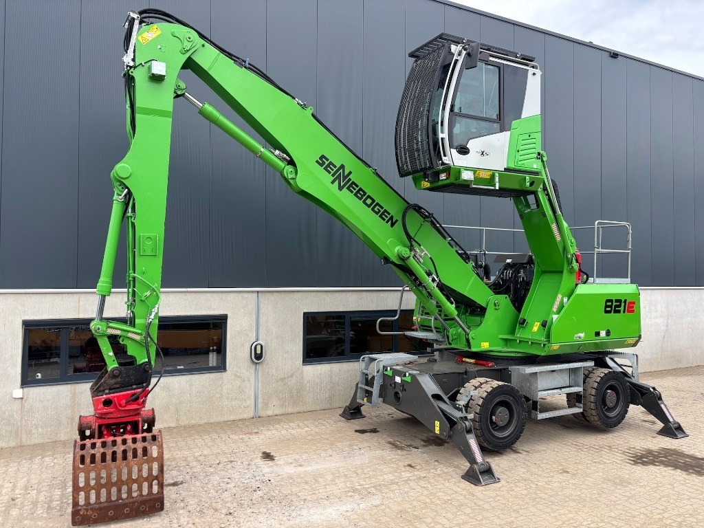 Sennebogen 821 E - 821M - 821E - Waste/ Industry handler: picture 1 Sennebogen 821 E - 821M - 821E - Waste/ Industry handler: picture 1