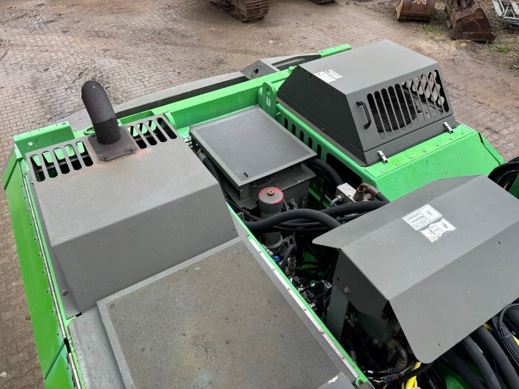 Waste/ Industry handler Sennebogen 835R HD -- Hydr undercarriage -- 835: picture 15 Waste/ Industry handler Sennebogen 835R HD -- Hydr undercarriage -- 835: picture 15