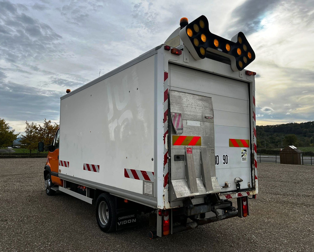 RENAULT Mascott DCI 160 CAISSE + HAYON - Box truck: picture 3 RENAULT Mascott DCI 160 CAISSE + HAYON - Box truck: picture 3