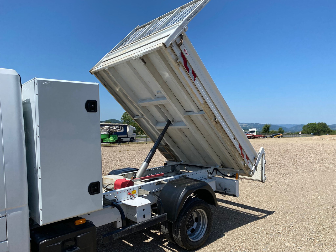 RENAULT Master III 2.3 DCI 165 ENERGY GRAND CONFORT BENNE+COFFRE - Tipper van: picture 5 RENAULT Master III 2.3 DCI 165 ENERGY GRAND CONFORT BENNE+COFFRE - Tipper van: picture 5
