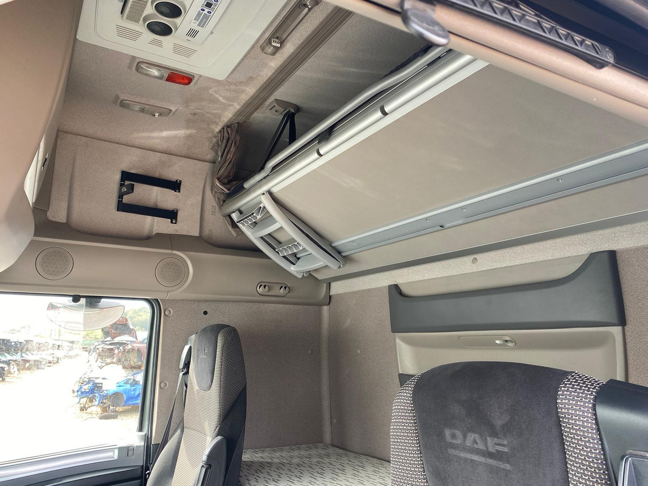 Tractor unit DAF XF 510 Super Space Cab: picture 16