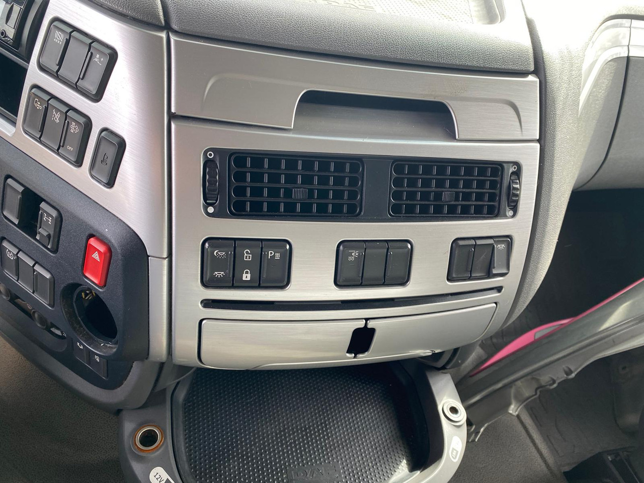 Tractor unit DAF XF 510 Super Space Cab: picture 15