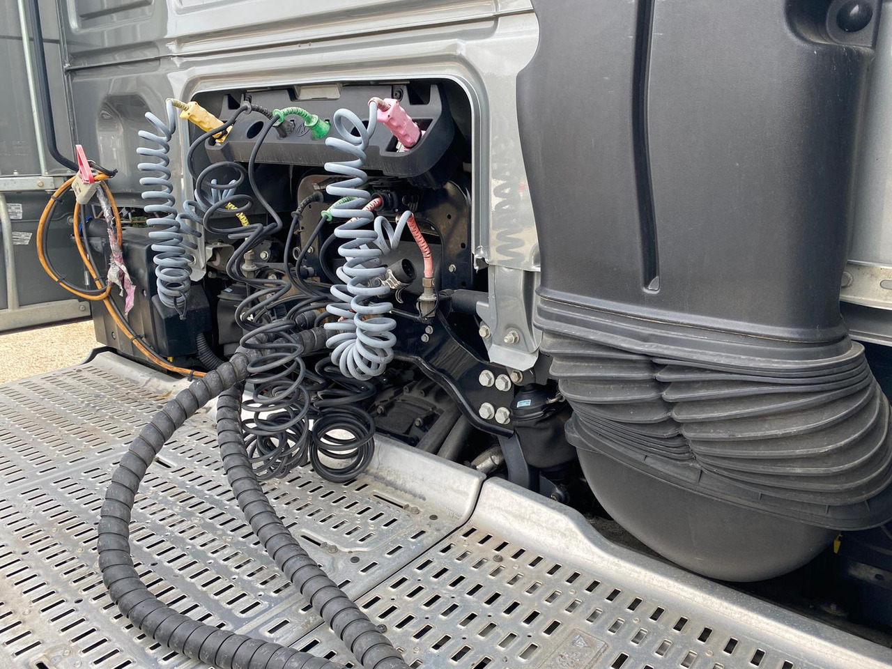 Tractor unit DAF XF 510 Super Space Cab: picture 35