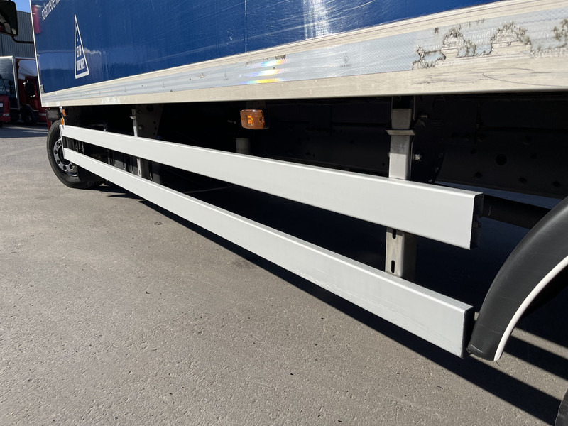 Box truck DAF LF 210 FA / 12 Ton / 416 dkm / Koffer / LBW / NL LKW: picture 20