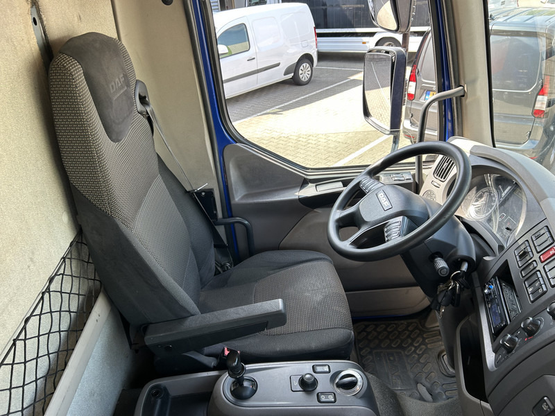 DAF LF 210 FA / 361 dkm / Curtainside / Loadlift / NL Truck - Curtainsider truck: picture 3 DAF LF 210 FA / 361 dkm / Curtainside / Loadlift / NL Truck - Curtainsider truck: picture 3