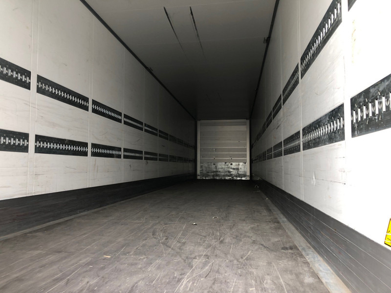 Schmitz Cargobull SCB S3B / 3 axle Disk / Isolated Box - Closed box semi-trailer: picture 3 Schmitz Cargobull SCB S3B / 3 axle Disk / Isolated Box - Closed box semi-trailer: picture 3