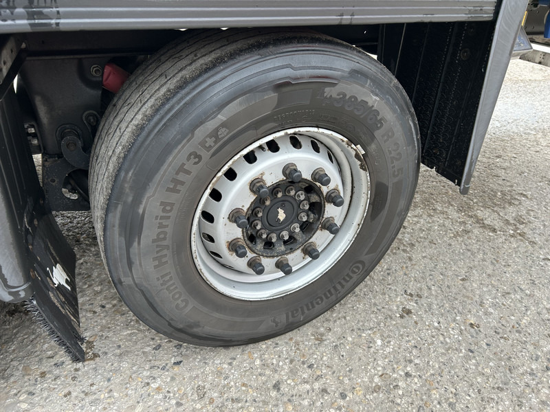 Closed box semi-trailer Schmitz Cargobull SCB S3B / Box Trailer / 2x Liftaxle / APK TUV 09-26: picture 11 Closed box semi-trailer Schmitz Cargobull SCB S3B / Box Trailer / 2x Liftaxle / APK TUV 09-26: picture 11