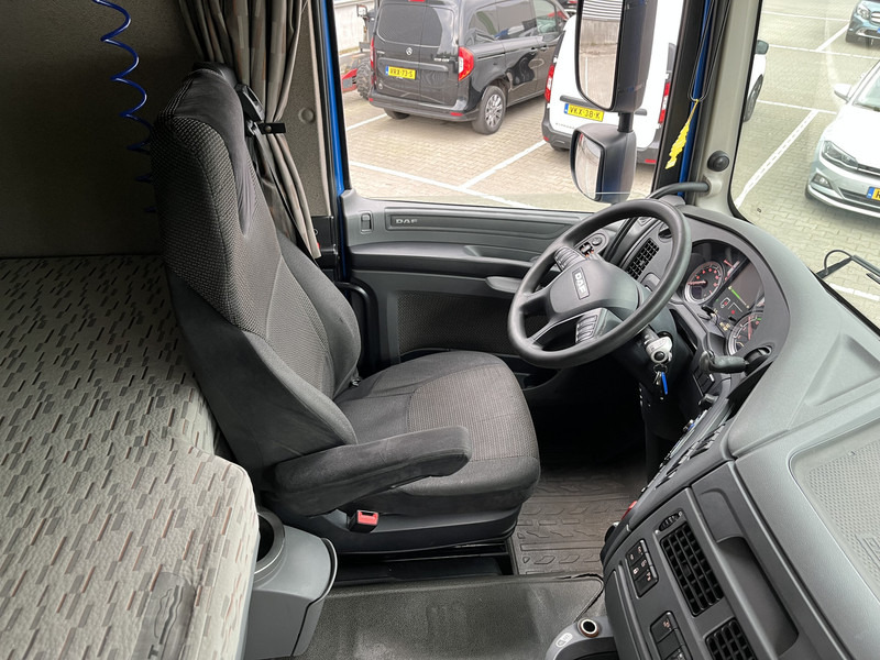 DAF XF 440 FT SC / Mega - Low Deck / 837 dkm / 2 Tanks / Stand Klima / Tacho V2 - Tractor unit: picture 3 DAF XF 440 FT SC / Mega - Low Deck / 837 dkm / 2 Tanks / Stand Klima / Tacho V2 - Tractor unit: picture 3